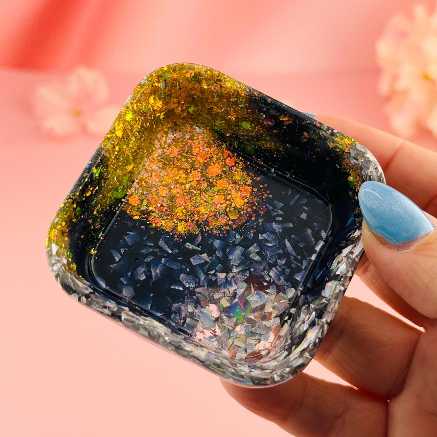 Epoxidharz Schmuckschale Schwarz Gold Silber mit Metallflocken und Glitzer – Resin Ringschale Galaxie, handgemachte Schmuckablage Unikat