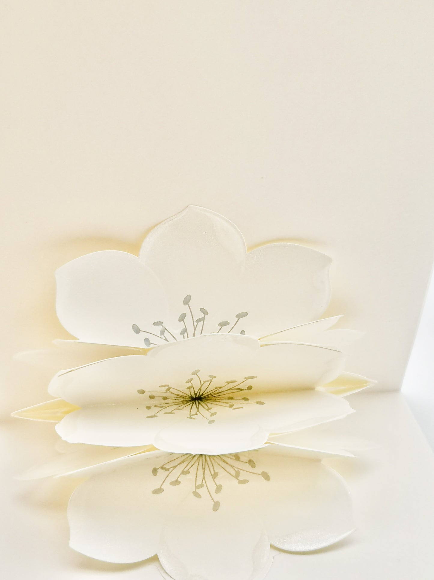 LASERGRUßKARTE Lilien mit Folienveredelung